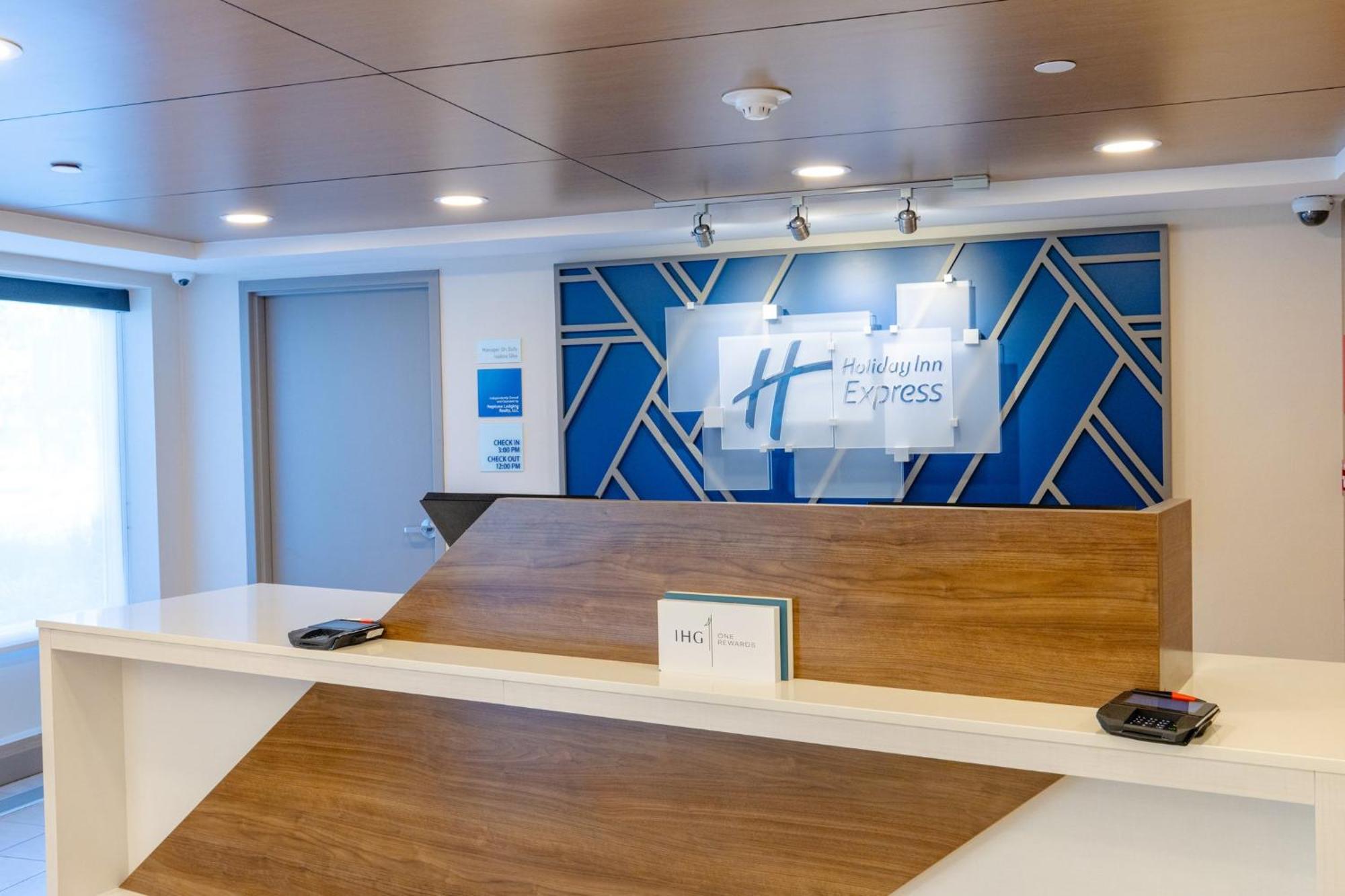 Holiday Inn Express - Neptune By Ihg Luaran gambar