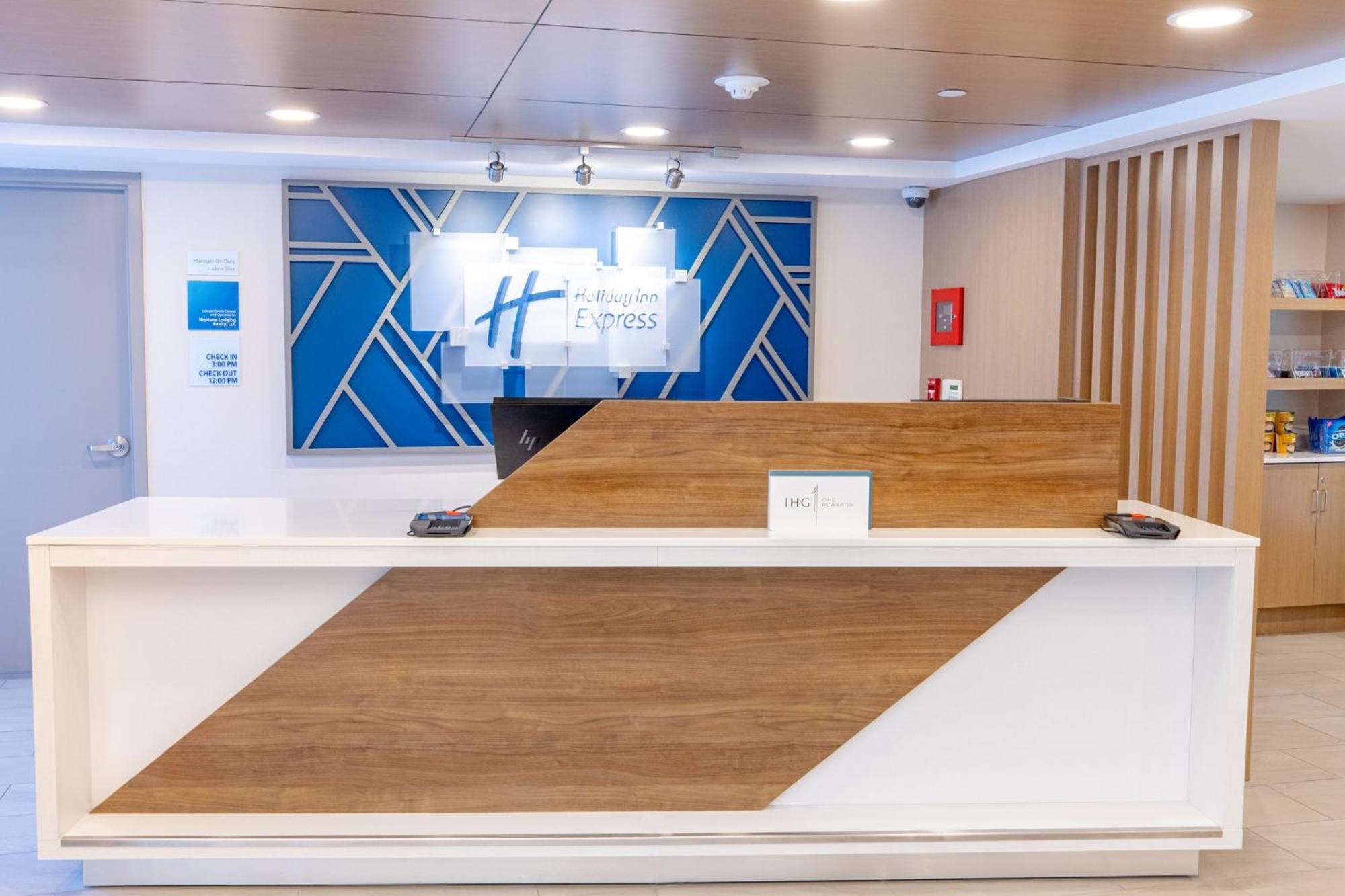 Holiday Inn Express - Neptune By Ihg Luaran gambar
