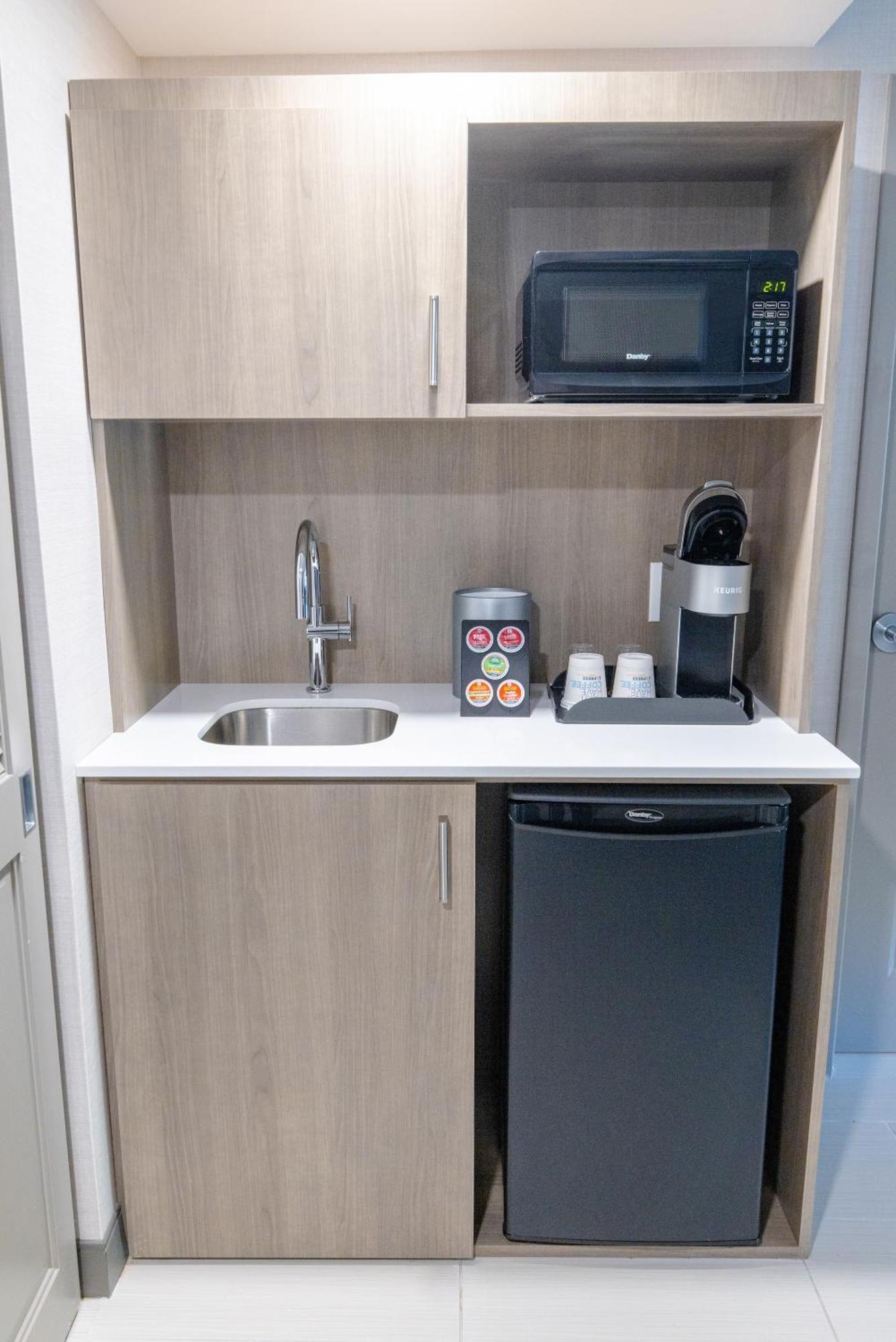 Holiday Inn Express - Neptune By Ihg Luaran gambar